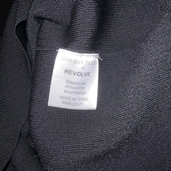 Chrissy Teigen X Revolve stretchy dress I size small. - Picture 7 of 7